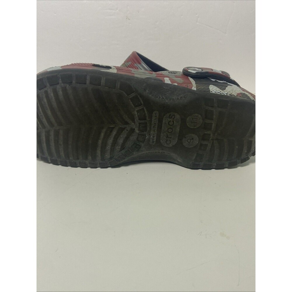 Crocs Unisex Red Black Grey Camo Shoes/Slip ons Size M-9 W-11  Preowned - Picture 6 of 6